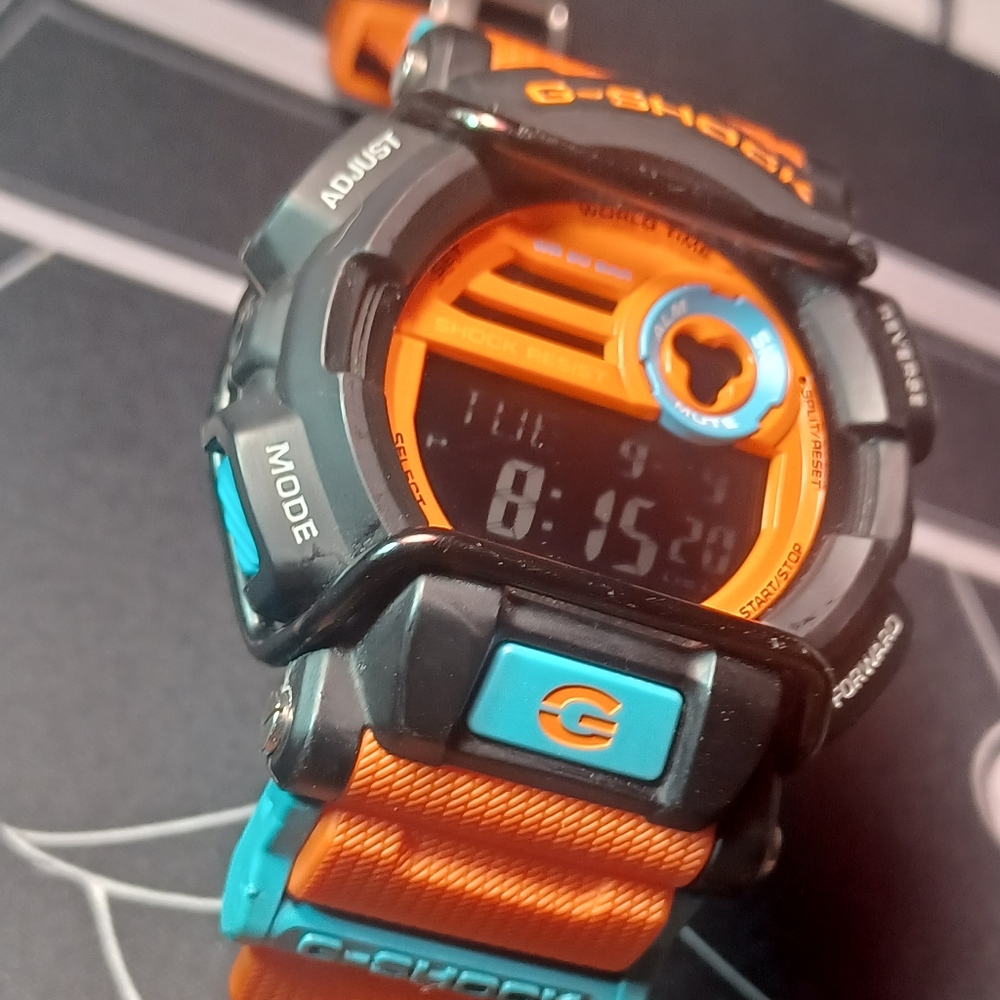 CASIO G-SHOCK GD400DN - Picture 3 of 12